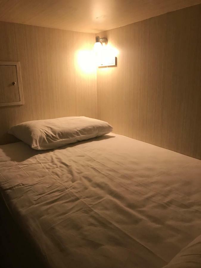 Baan Ploy In (Adults Only) Hostel Chiang Mai Exterior photo