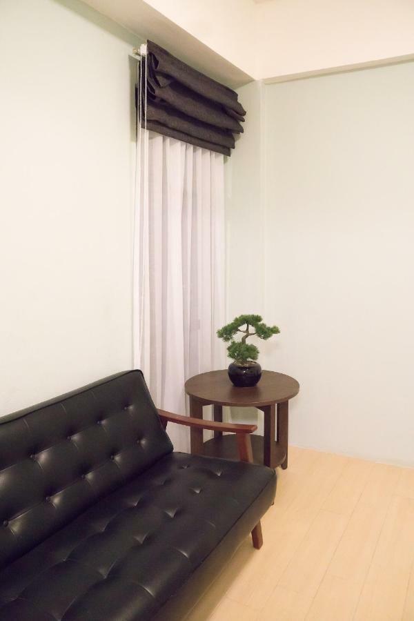 Baan Ploy In (Adults Only) Hostel Chiang Mai Exterior photo